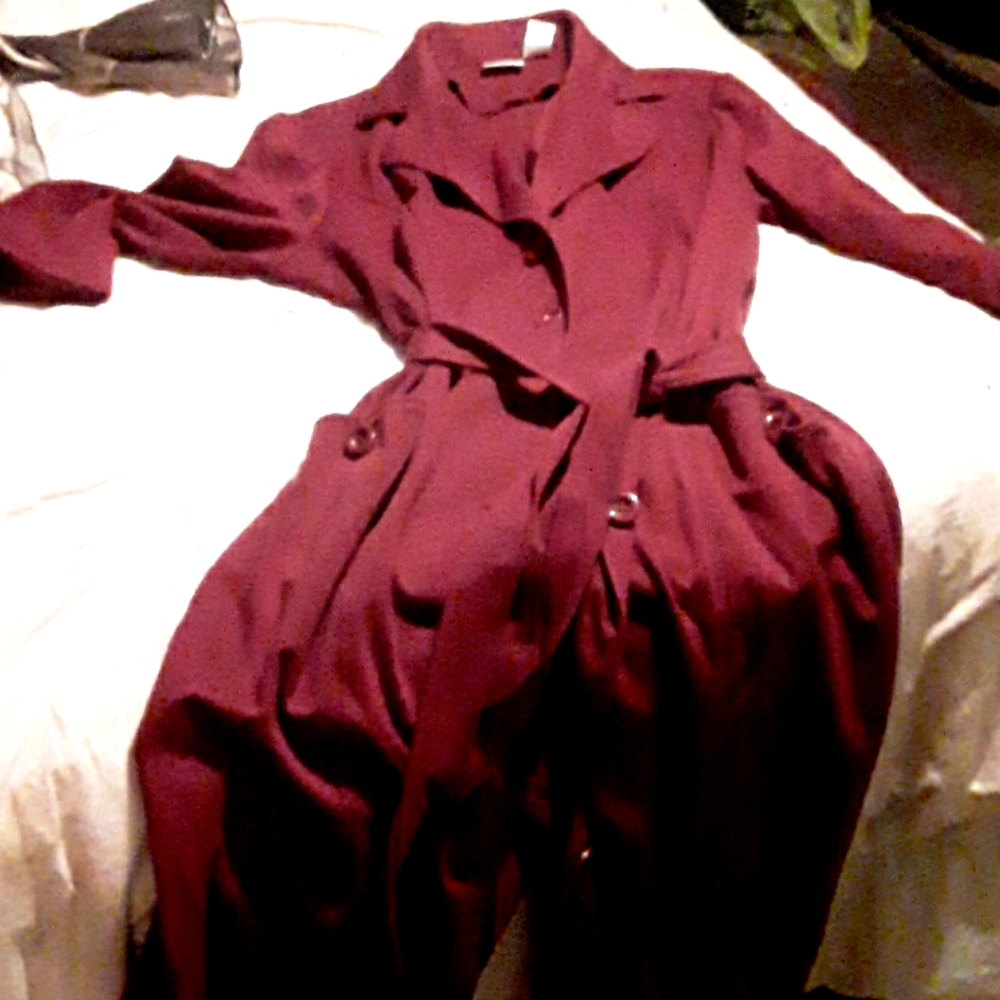 Spiegel knee length single breasted belted trench